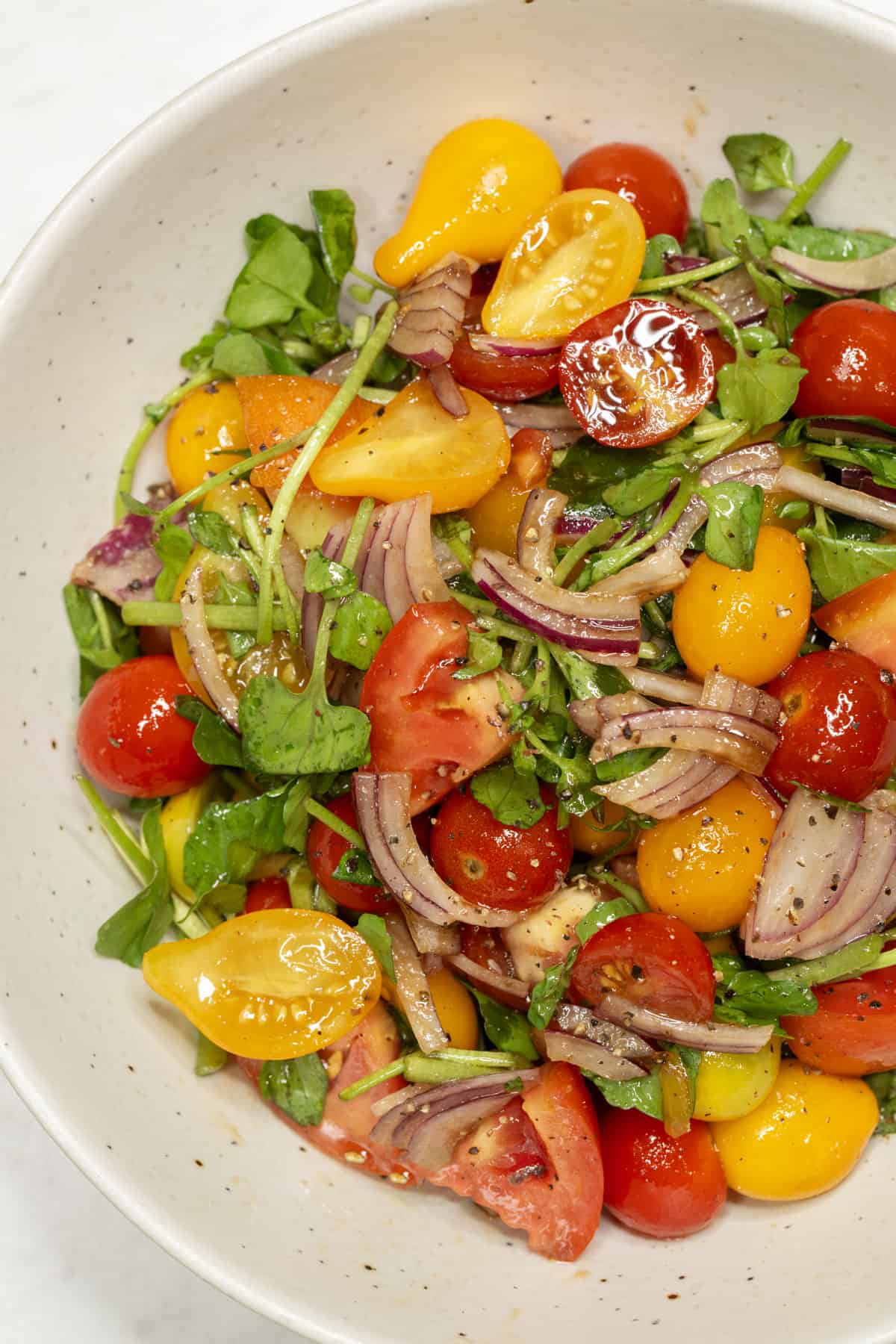 Ensaladang Kamatis in a bowl