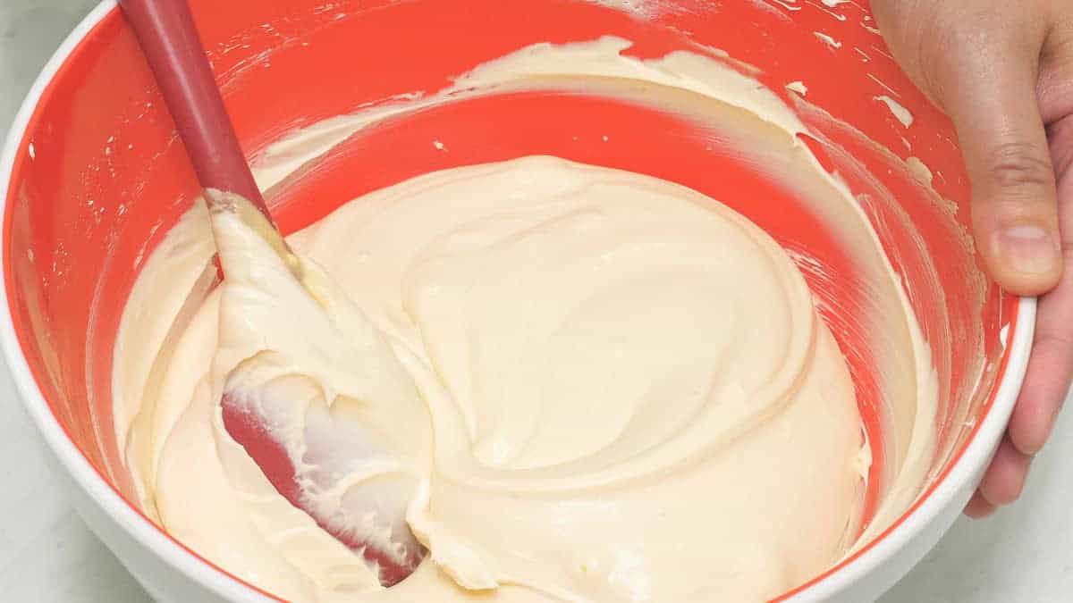 A well-blended mascarpone mixture in the bowl.